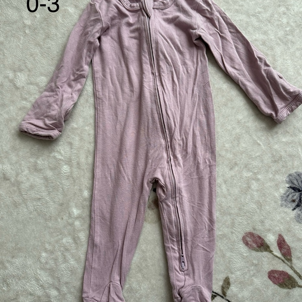 Kate Quinn pink/mauve footie